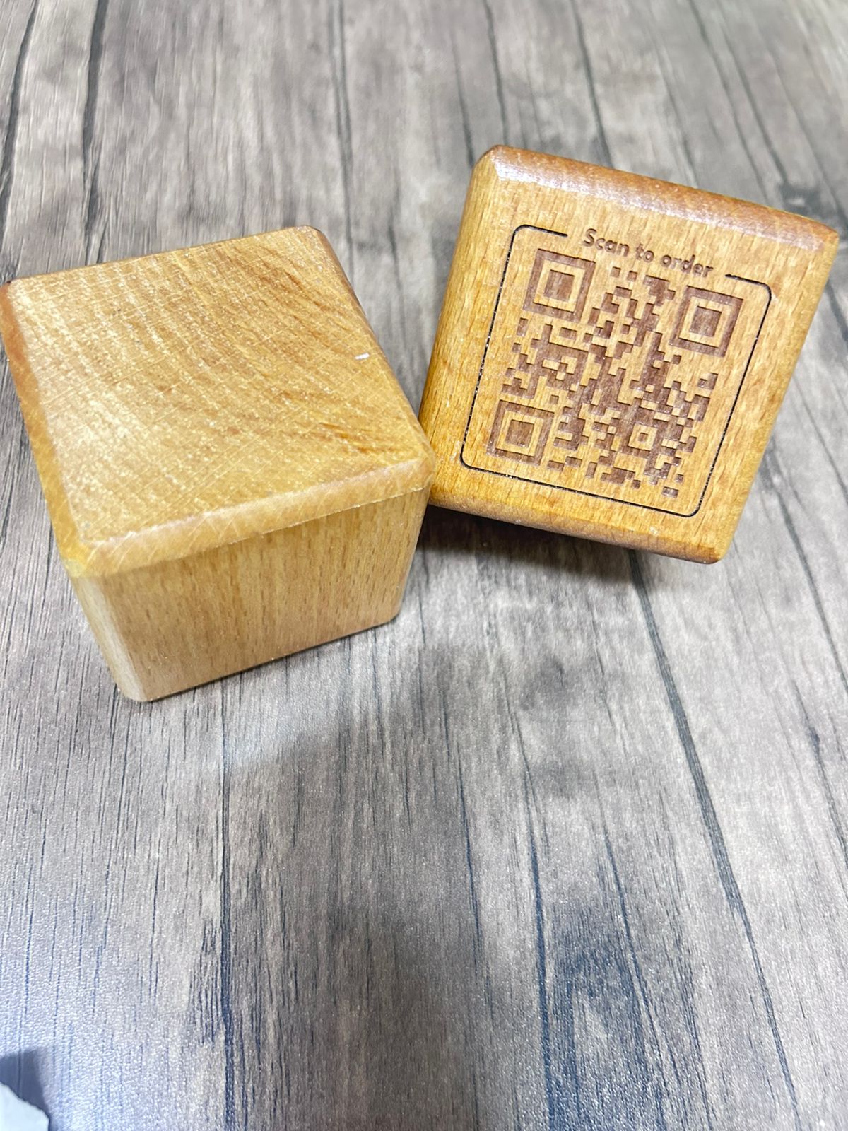 Printed Natural beech wood cube without NFC